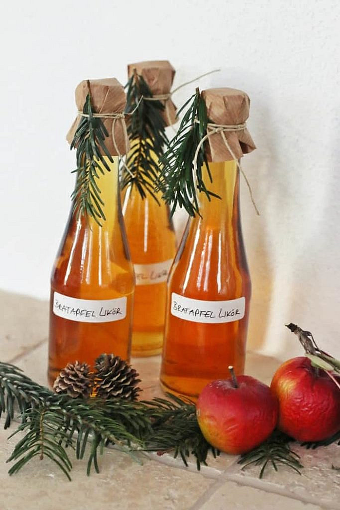 Selbstgemachter Bratapfel Likör zu Weihnachten - Fashion Kitchen