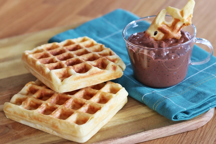 Knusperwaffeln mit Schoko-Soße