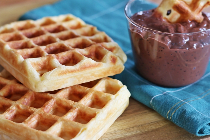 Knusperwaffeln mit Schoko-Soße - Fashion Kitchen