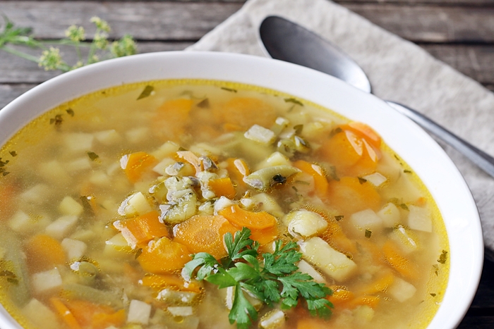 Omas hausgemachte Gemüsesuppe mit Rindfleisch - Fashion Kitchen