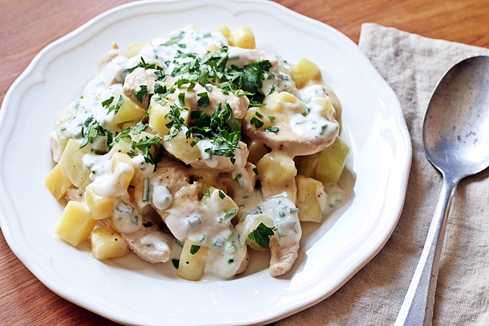 Puten-Kohlrabi-Pfanne mit Kräuterdip - Fashion Kitchen