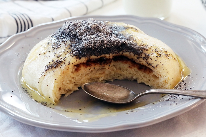 Germknödel mit Mohnzucker und zerlassener Butter - Fashion Kitchen