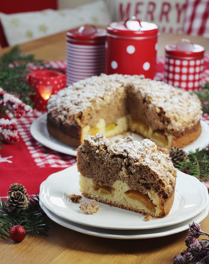 weihnachtlicher Marmorkuchen mit Gebrannte-Mandeln-Streusel