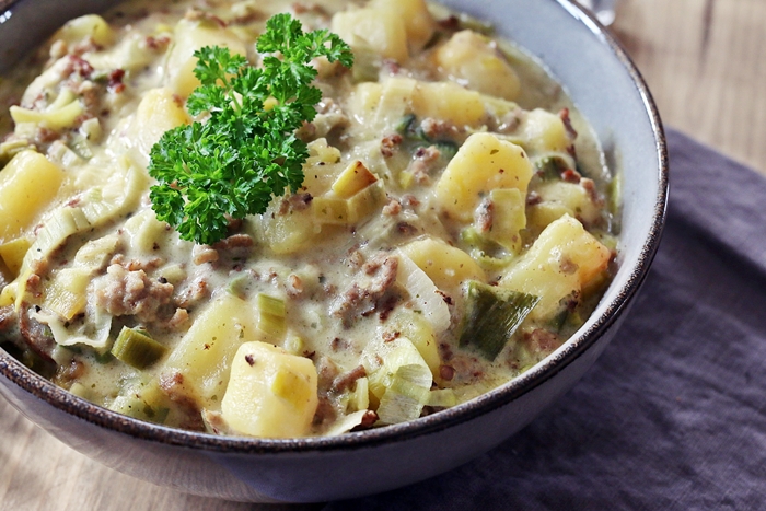 Hackfleisch-Käse-Lauch-Suppe mit Kartoffeln - Fashion Kitchen