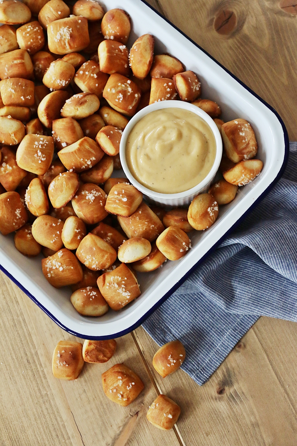 Soft Pretzel Bites & Cheddar Cheese Dip Fashion Kitchen