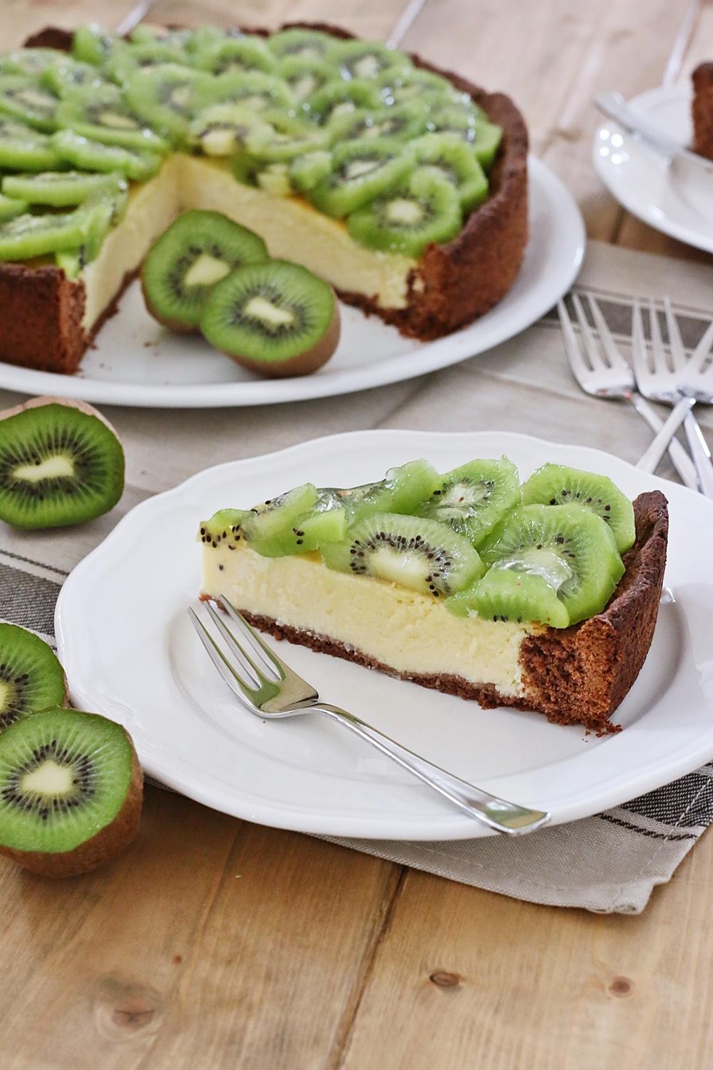 exotischer Kiwi-Käsekuchen mit Schokoboden - Fashion Kitchen