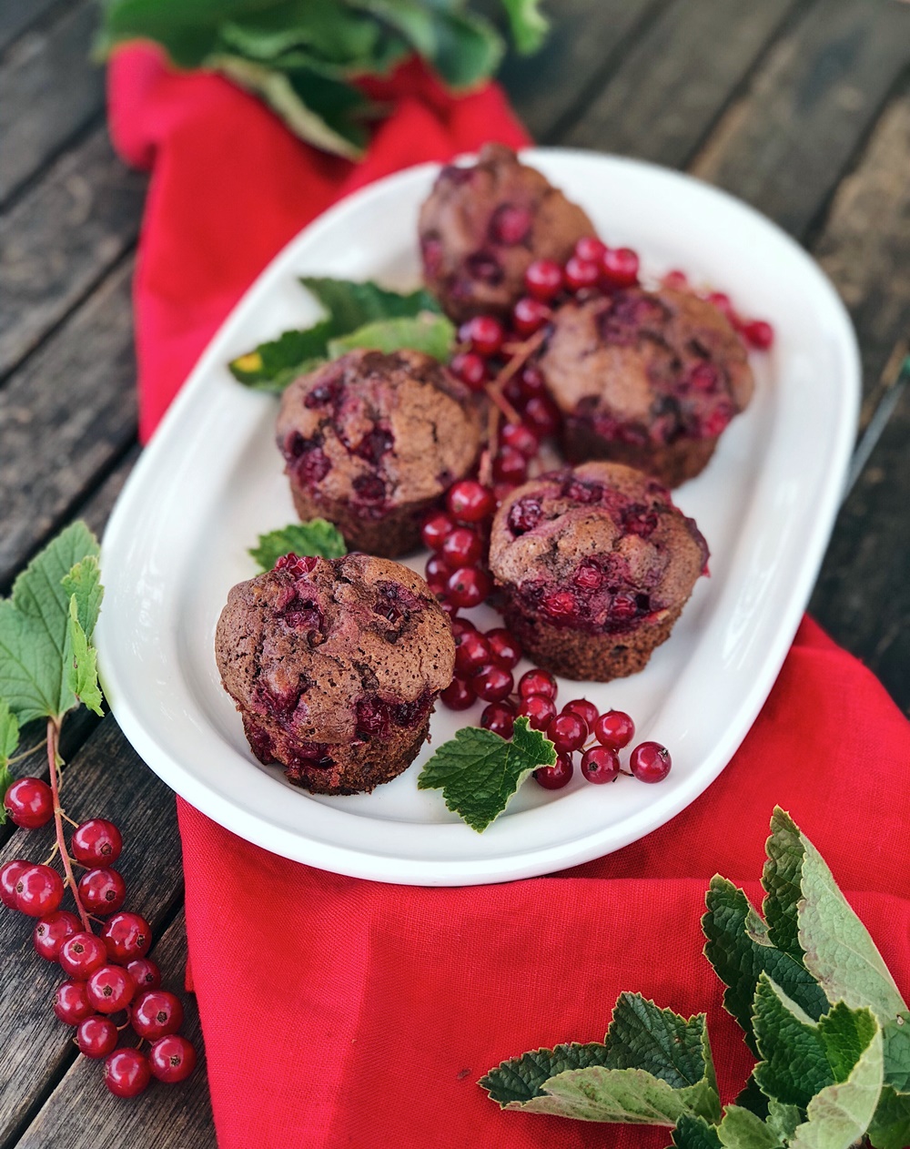 Johannisbeer-Schoko-Muffins mit Walnüssen - Fashion Kitchen