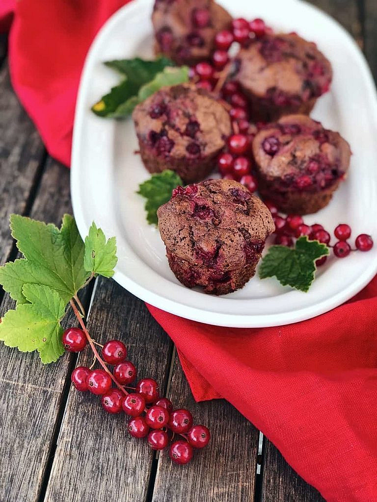 Johannisbeer-Schoko-Muffins mit Walnüssen - Fashion Kitchen