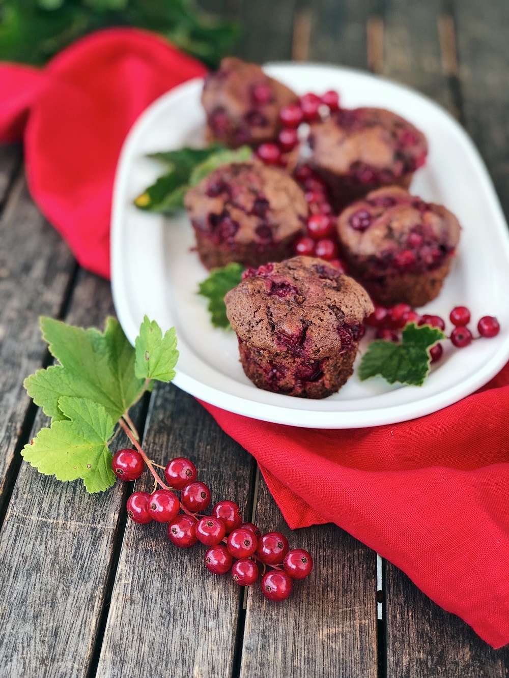 Johannisbeer-Schoko-Muffins mit Walnüssen - Fashion Kitchen