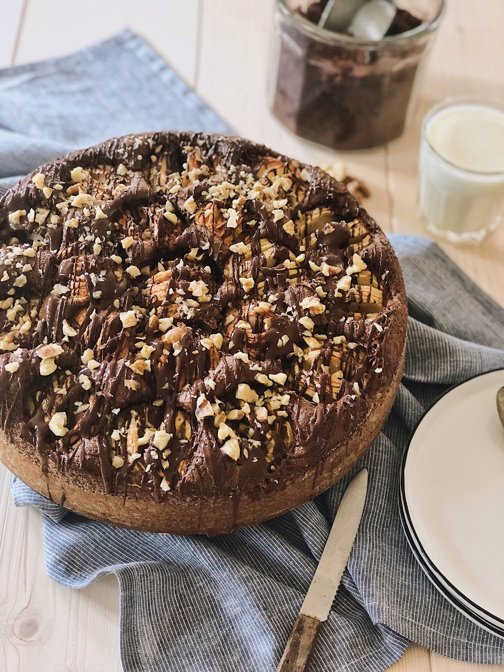 Apfel-Nuss Kuchen mit Nutella-Glasur &amp; Walnüssen - Fashion Kitchen