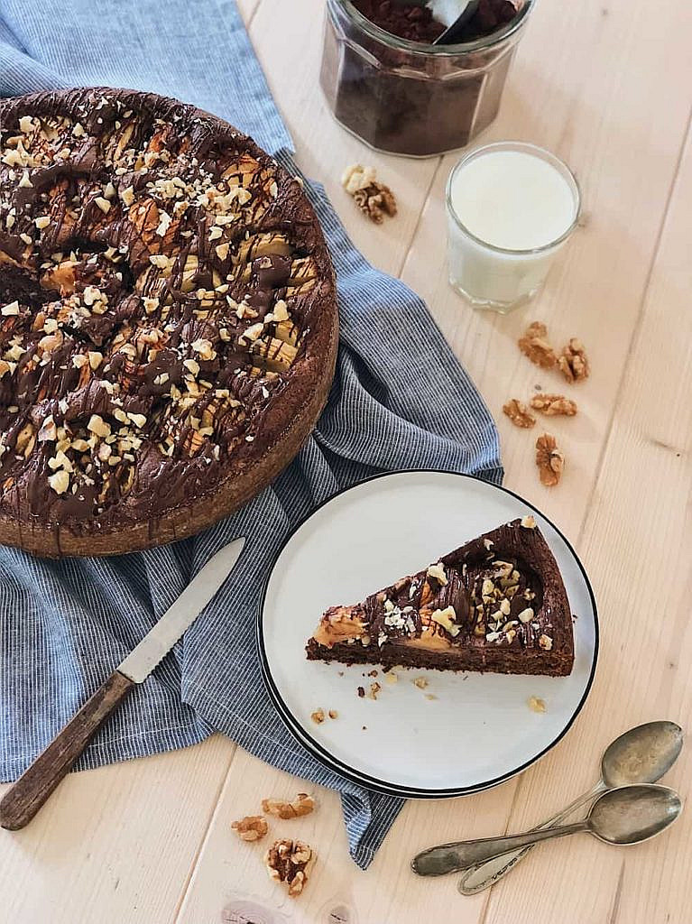 Apfel-Nuss Kuchen mit Nutella-Glasur &amp; Walnüssen - Fashion Kitchen