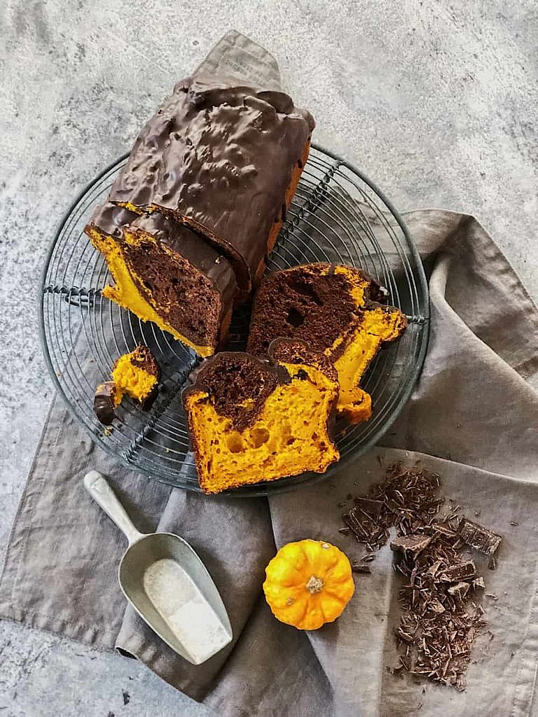 Kürbis-Marmor-Kuchen mit Schokoglasur - Fashion Kitchen