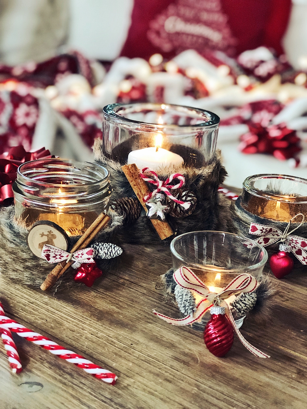 Weihnachtliches Teelicht rot silber Schneeflocke mit Kerze