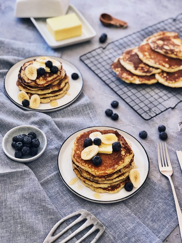 köstliche Bananen Buttermilch Pancakes ohne Zucker - Fashion Kitchen