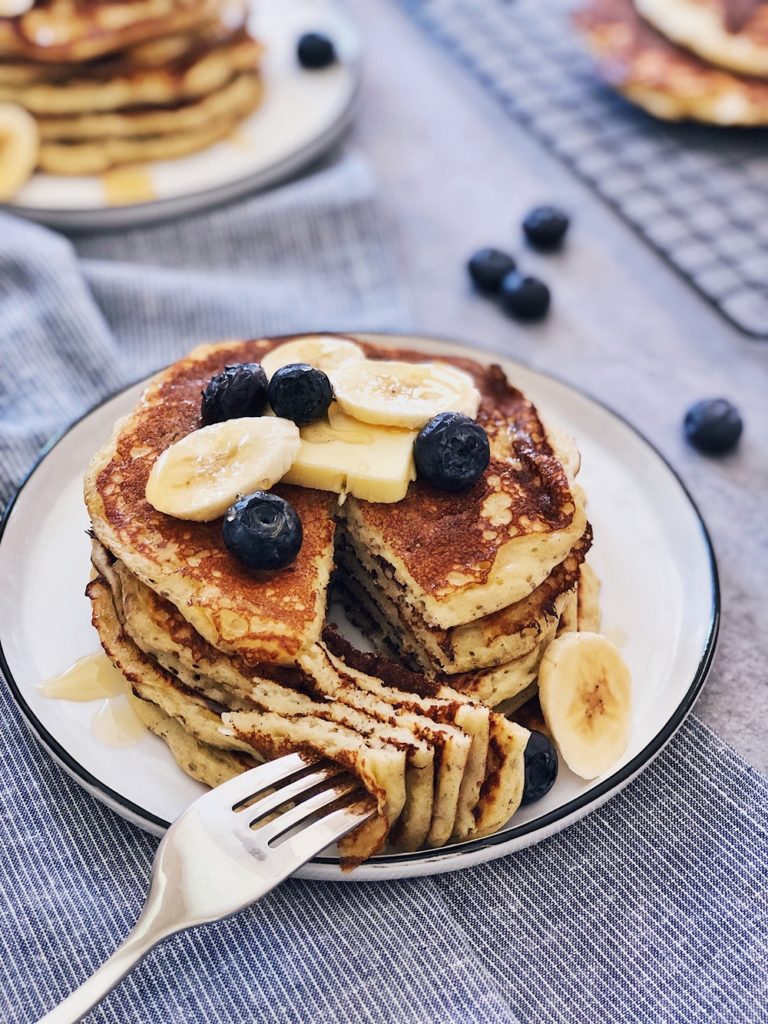 köstliche Bananen Buttermilch Pancakes ohne Zucker - Fashion Kitchen