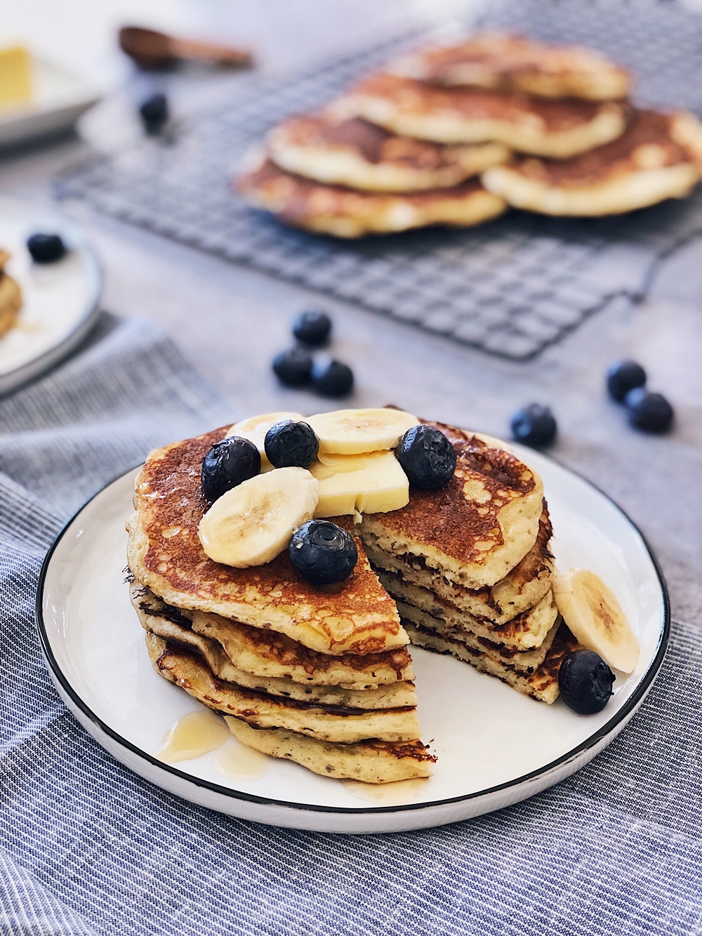 köstliche Bananen Buttermilch Pancakes ohne Zucker - Fashion Kitchen