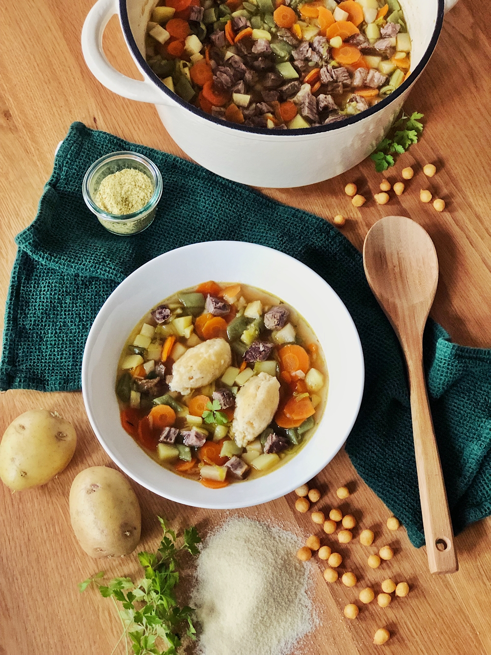 Gemüsesuppe mit Rindfleisch &amp; Grießnockerl - Fashion Kitchen