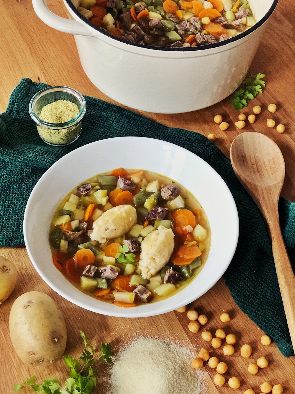 Gemüsesuppe mit Rindfleisch &amp; Grießnockerl - Fashion Kitchen