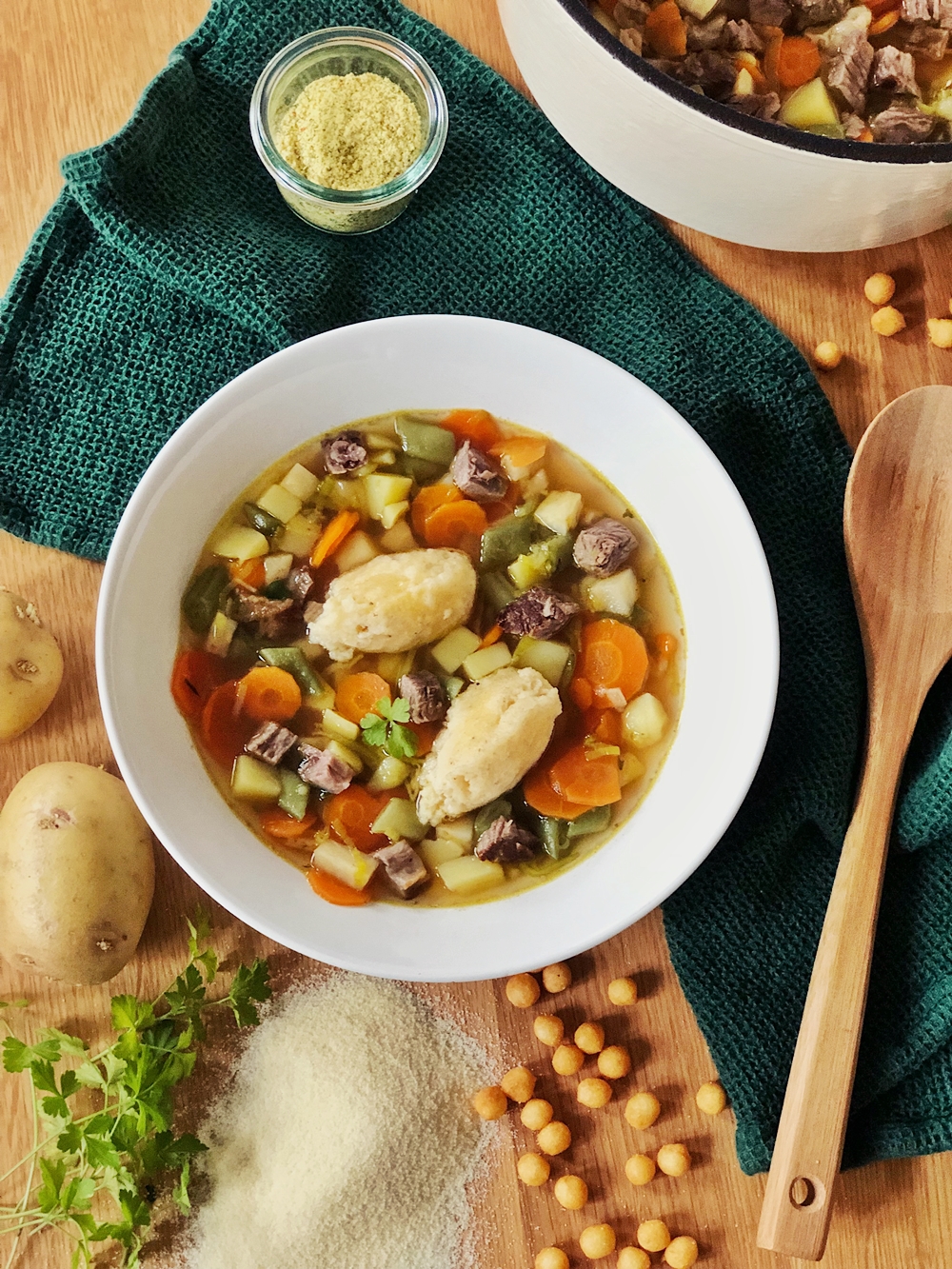 Gemüsesuppe mit Rindfleisch &amp; Grießnockerl - Fashion Kitchen