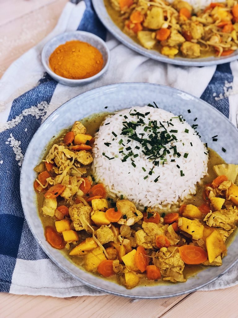 fruchtig scharfe Puten Curry mit Mango, Ananas, Karotten &amp; Reis ...