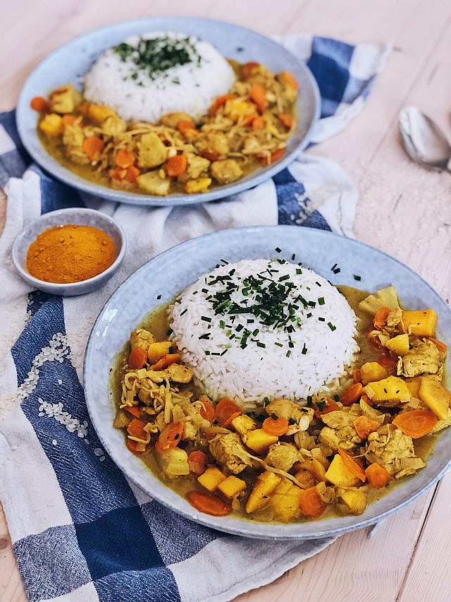 fruchtig scharfe Puten Curry mit Mango, Ananas, Karotten &amp; Reis ...