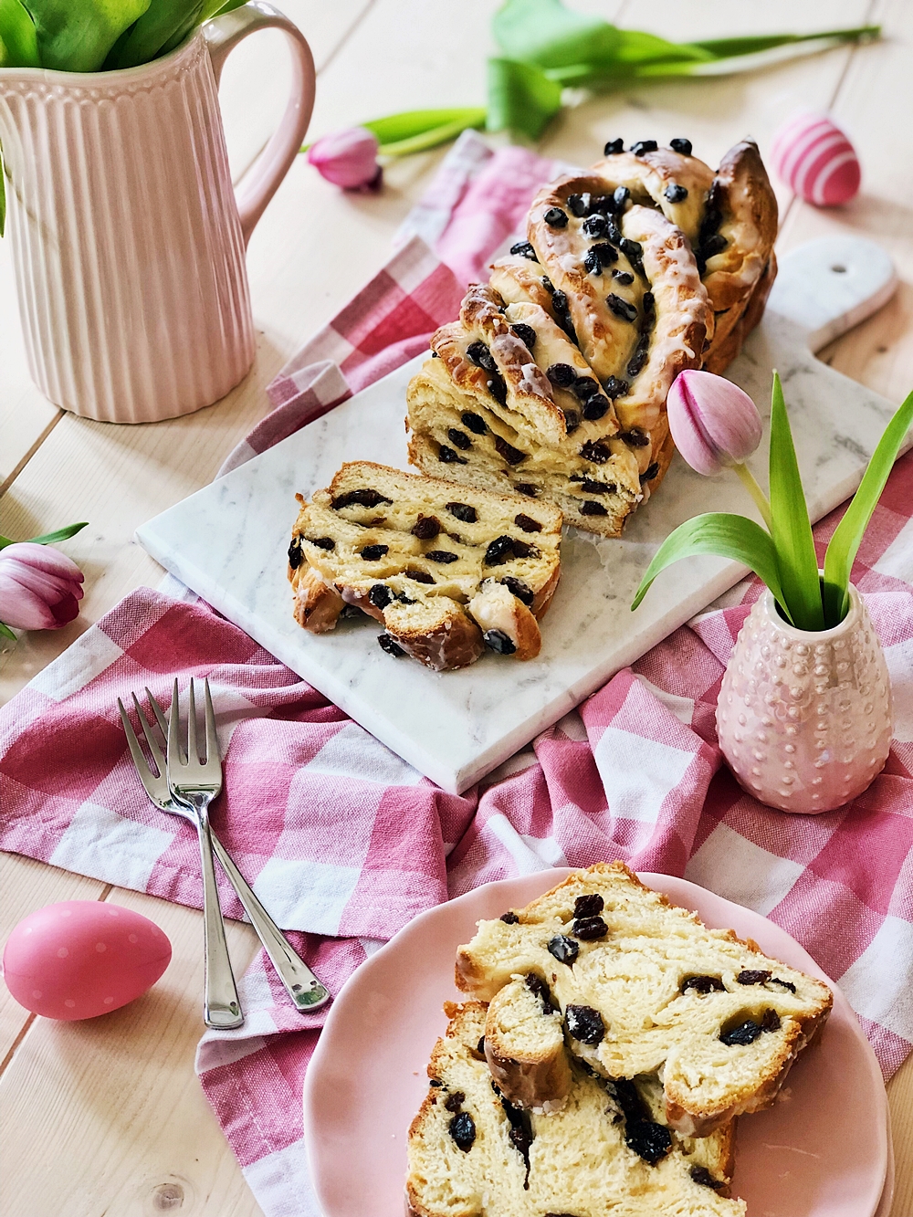 Hefezopf mit Rosinen und Zuckerguss zu Ostern - Fashion Kitchen