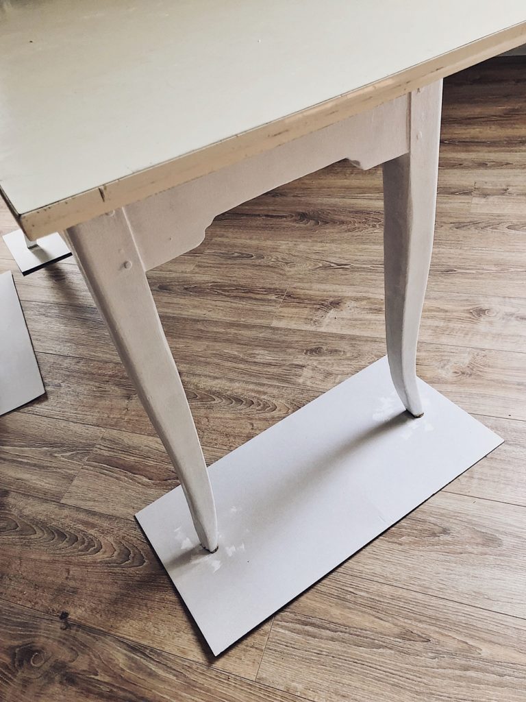 DIY - alten Tisch streichen und mit Marmorfolie bekleben