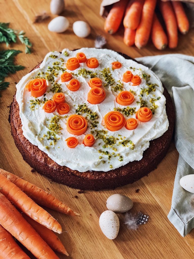 feiner Karottenkuchen mit Mascarpone-Frischkäse-Frosting feiner Karottenkuchen mit Mascarpone-Frischkäse-Frosting