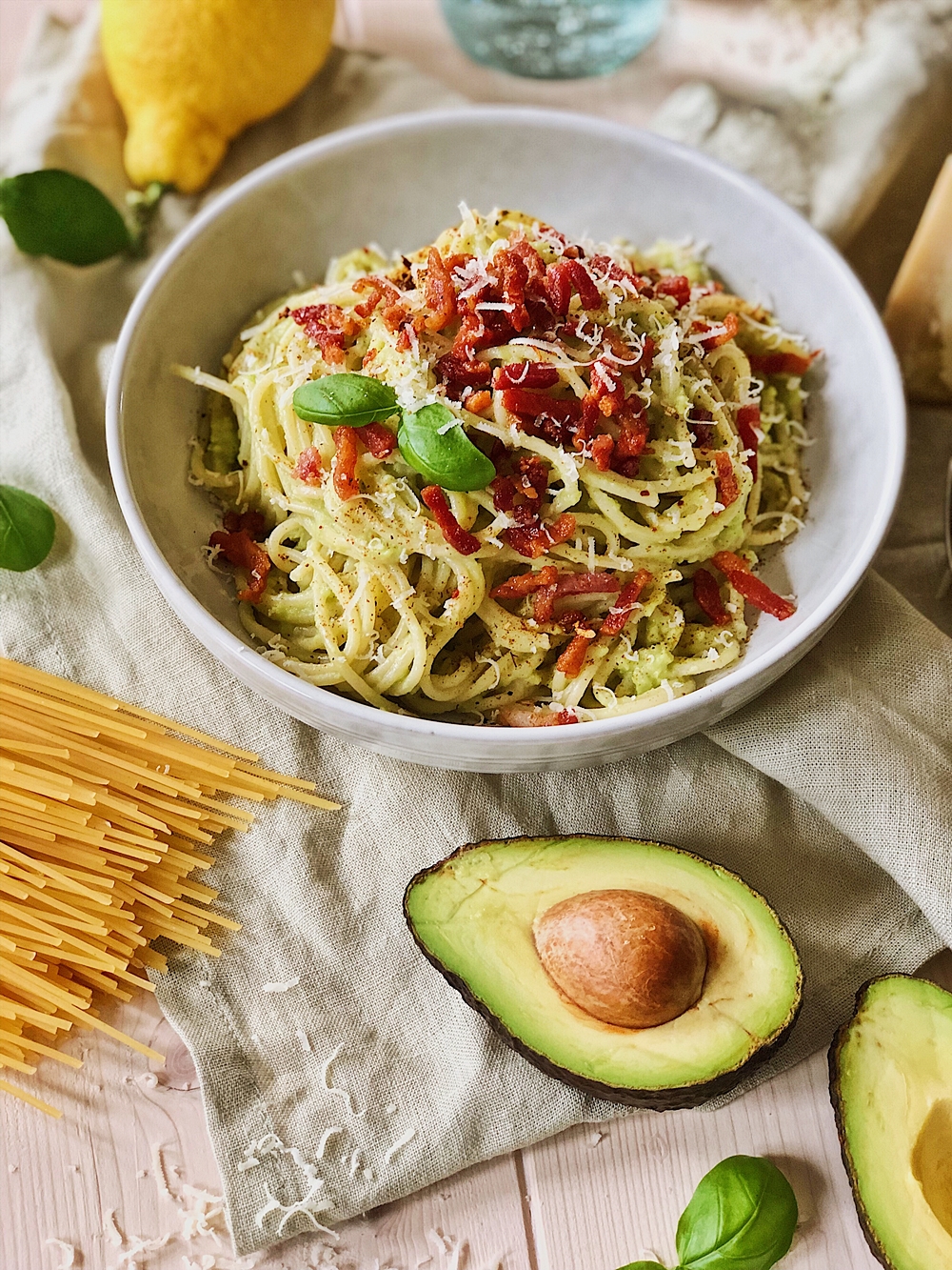 Avocado-Spaghetti mit Bacon - schnell &amp; lecker - Fashion Kitchen