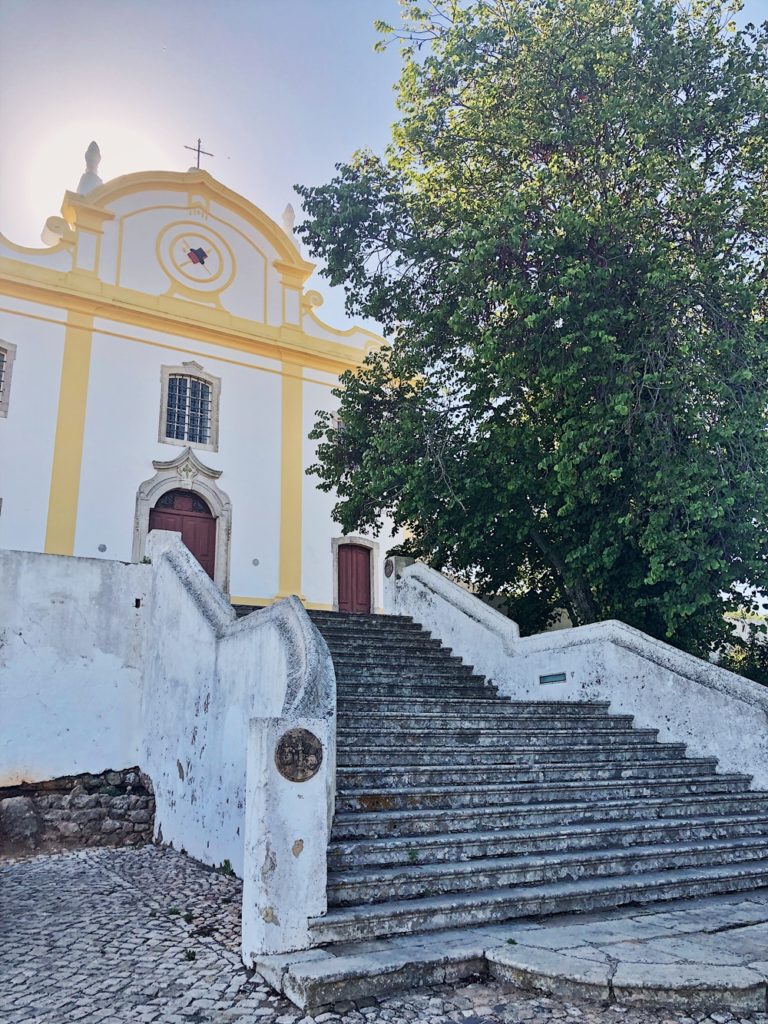 Roadtrip durch Portugal-fashionkitchen-kirche-burg-santiago do cacém