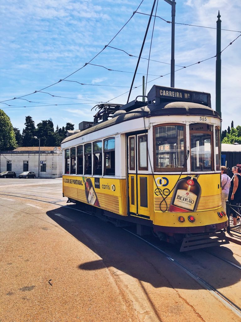 Roadtrip durch Portugal-fashionkitchen-lissabon-altstadt