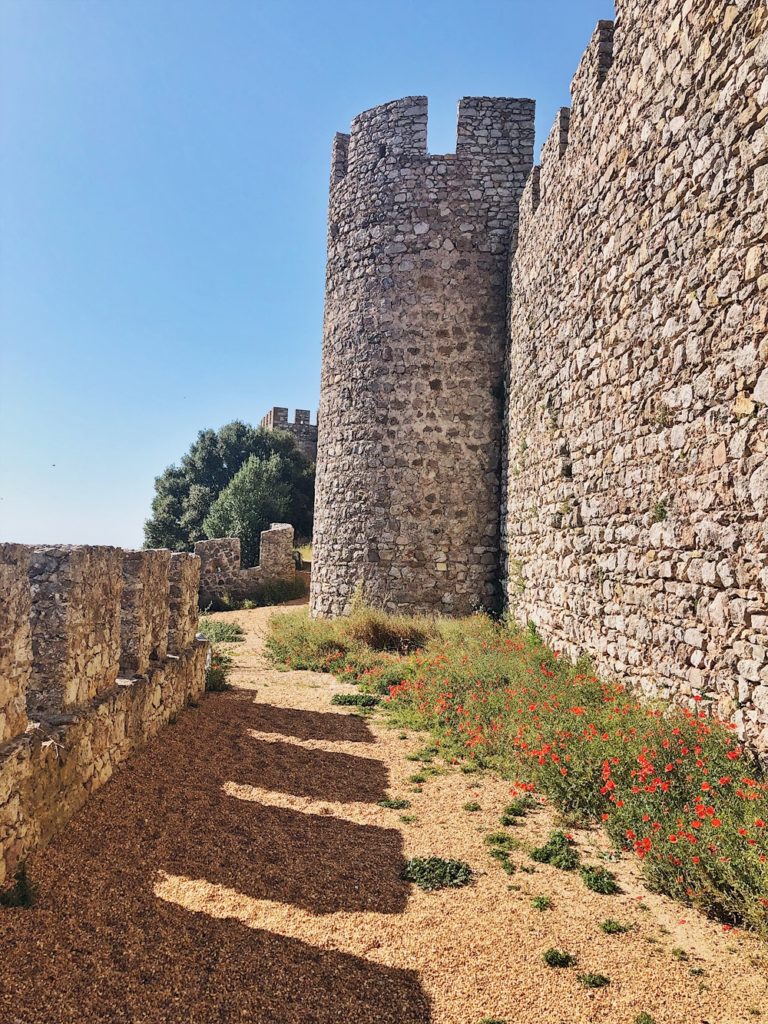 Roadtrip durch Portugal-fashionkitchen-kirche-burg-santiago do cacém