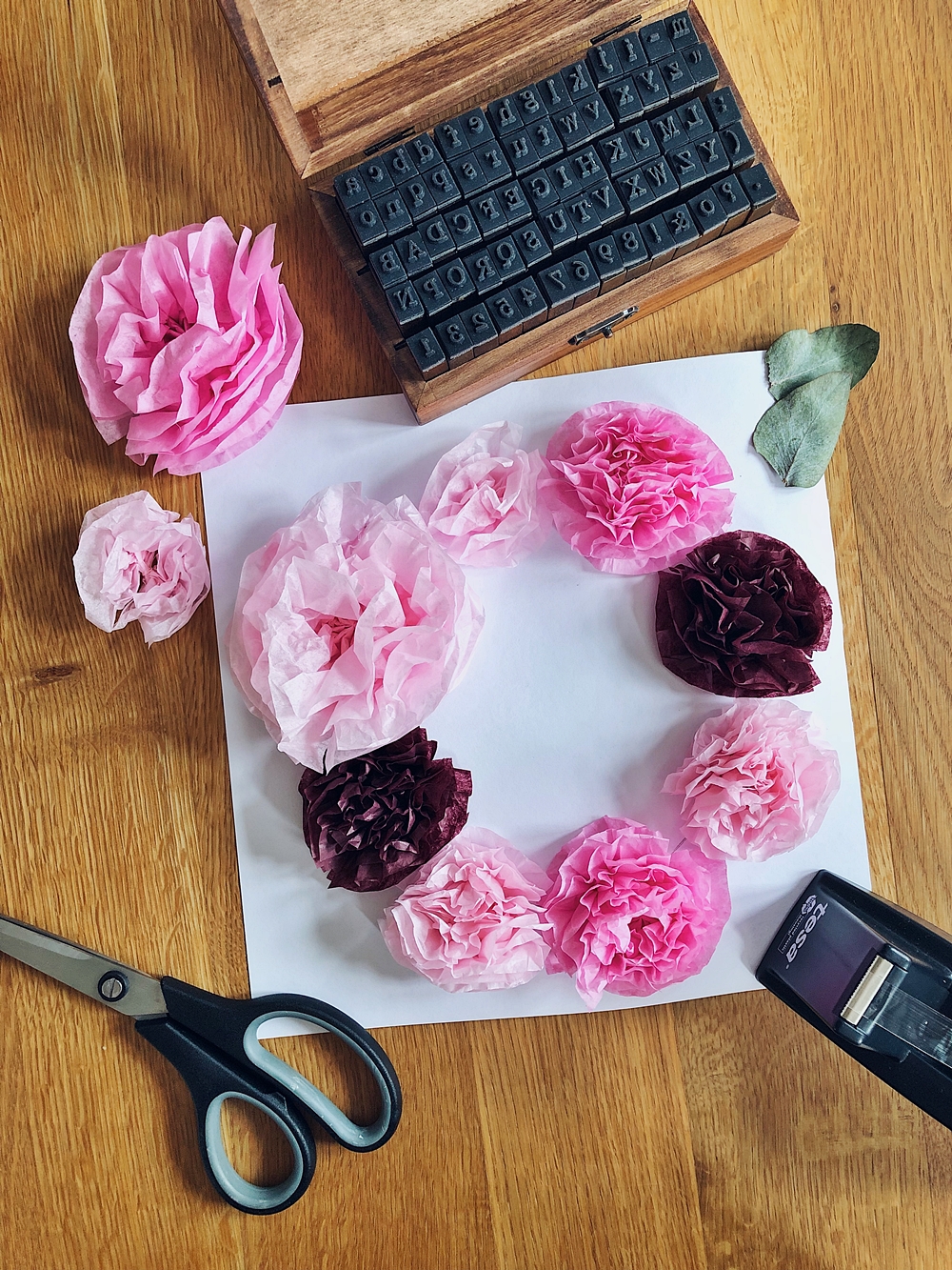 DIY - Blütenkranz im Bilderrahmen - Geldgeschenk für Hochzeit oder Geburtstag