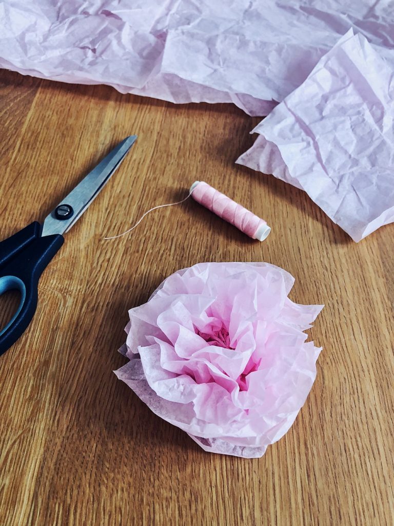 DIY - Blütenkranz im Bilderrahmen - Geldgeschenk für Hochzeit oder Geburtstag