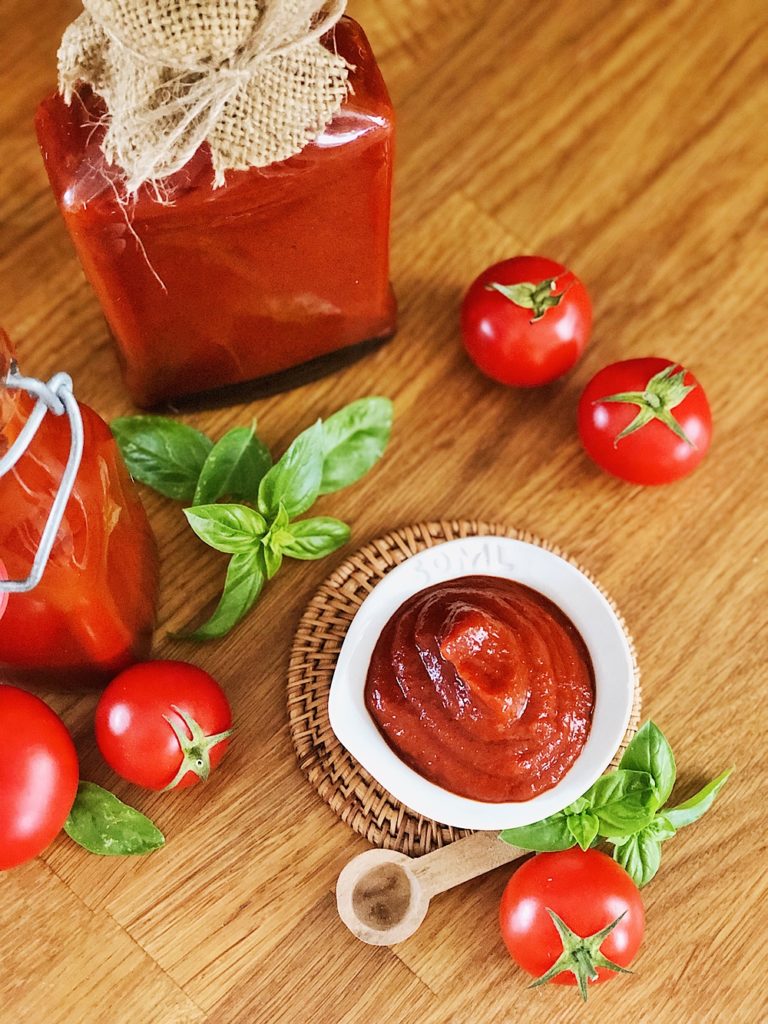 Tomaten Ketchup selber machen-einkochen-tomatos-ketchup-fashionkitchenkocht-selbstgemacht-grundrezept-ketchup wenig zucker_