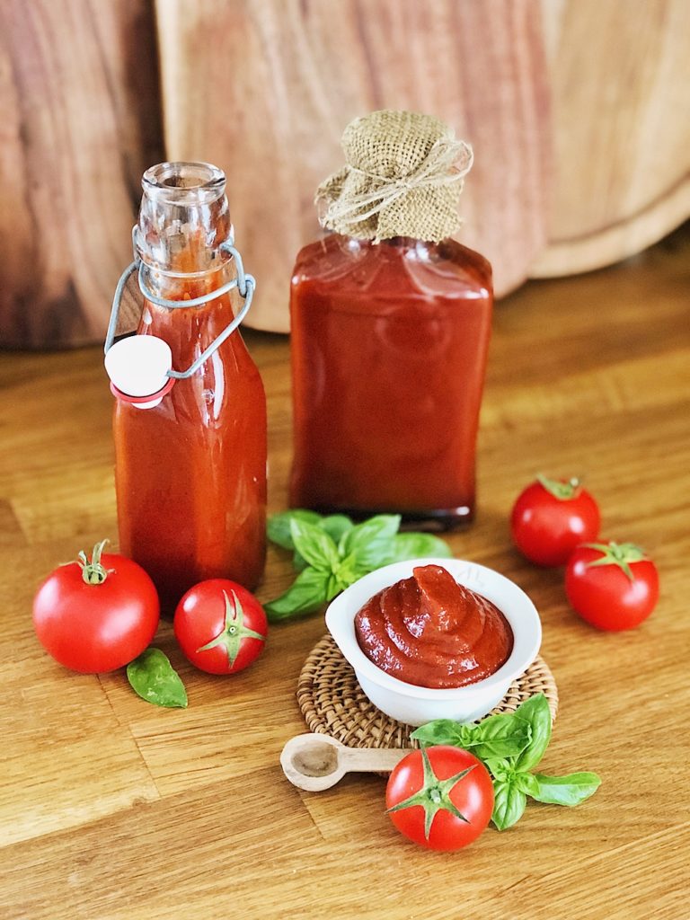 Tomaten Ketchup selber machen-einkochen-tomatos-ketchup-fashionkitchenkocht-selbstgemacht-grundrezept-ketchup wenig zucker_