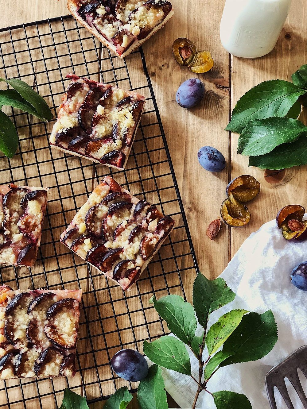 Zwetschgenkuchen vom Blech mit Butterstreusel - Fashion Kitchen