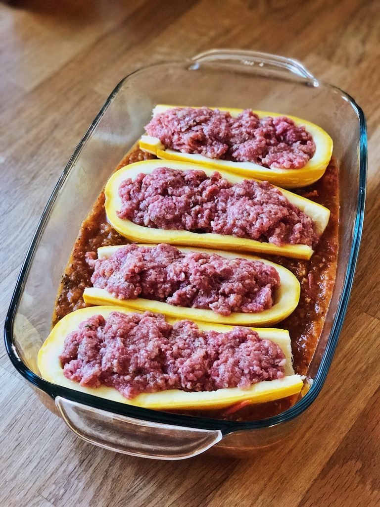 gefüllte Zucchini mit Hackfleisch und Käse