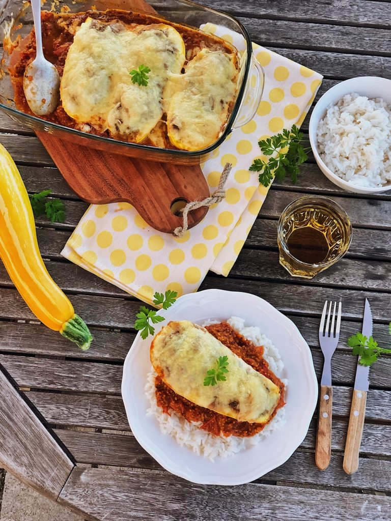 gefüllte Zucchini mit Hackfleisch und Käse