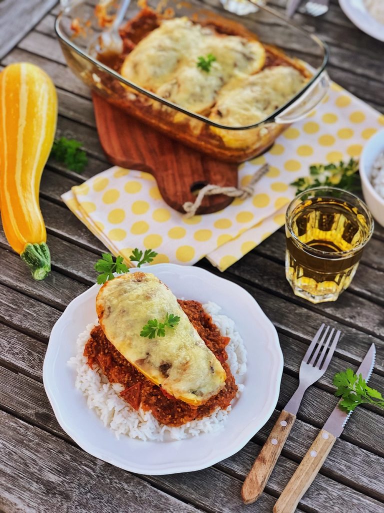 gefüllte Zucchini mit Hackfleisch und Käse