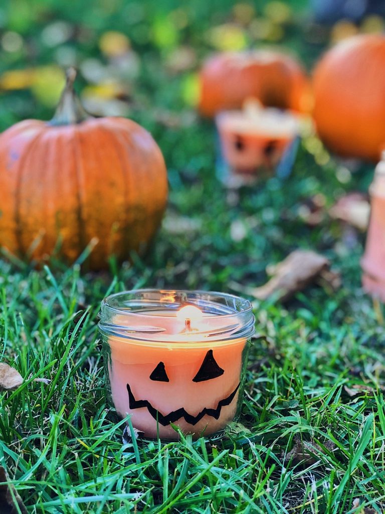 4er Set Halloween Kerzen In Geisterform – Sojawachs, Duftkerzen, 4 Cm Durchmesser, Grusel-Deko