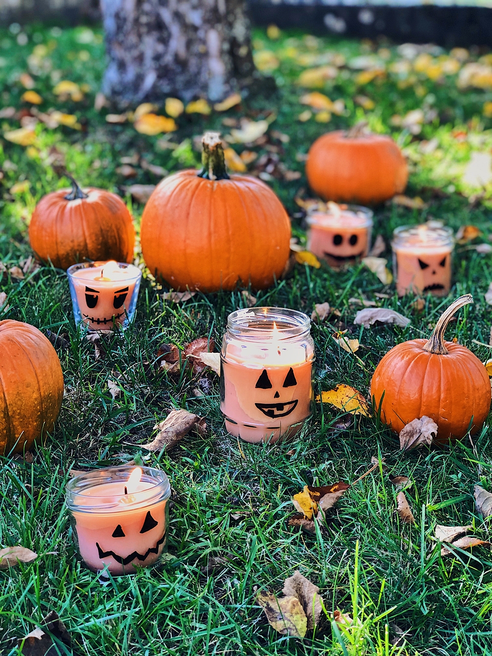 Halloween DIY – Kürbis Kerzen gießen Die besten und gruseligsten DIYs für Halloween und den Herbst