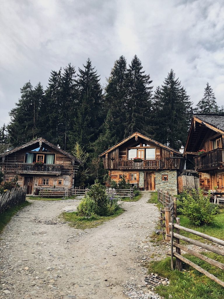 Chalet Bergdorf Priesteregg, Ausflug nach Hirschbichl Berchtesgaden, E-Bike Tour zur Riedlspitz, Mama Thresl & Huwi's Alm in Leogang - Österreich