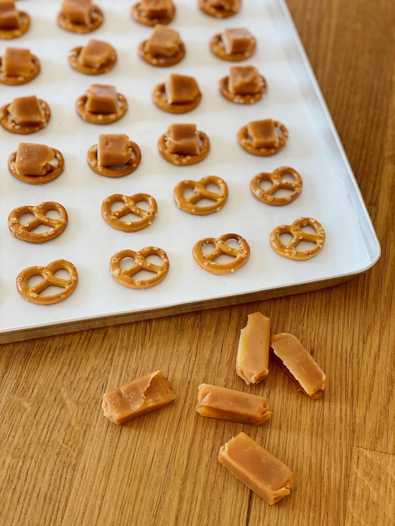 Schoko-Karamell-Brezeln zum Valentinstag