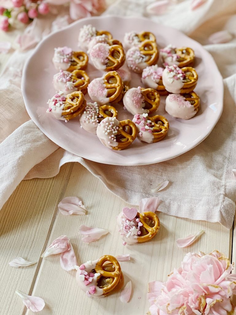 Schoko-Karamell-Brezeln zum Valentinstag