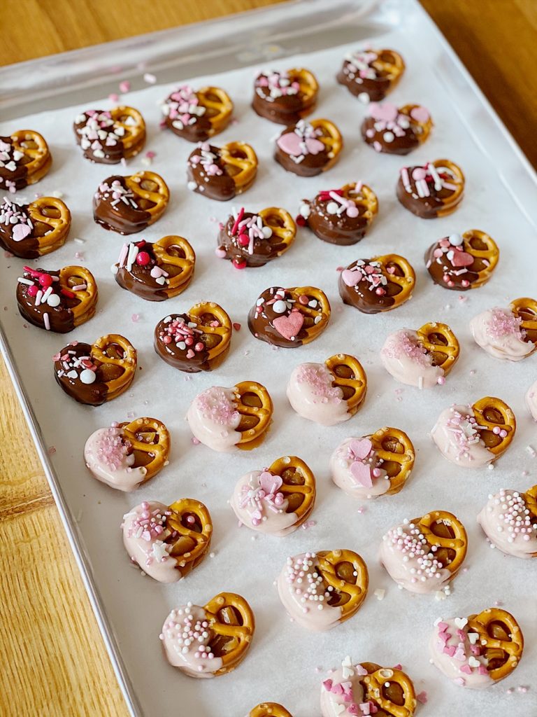 Schoko-Karamell-Brezeln zum Valentinstag