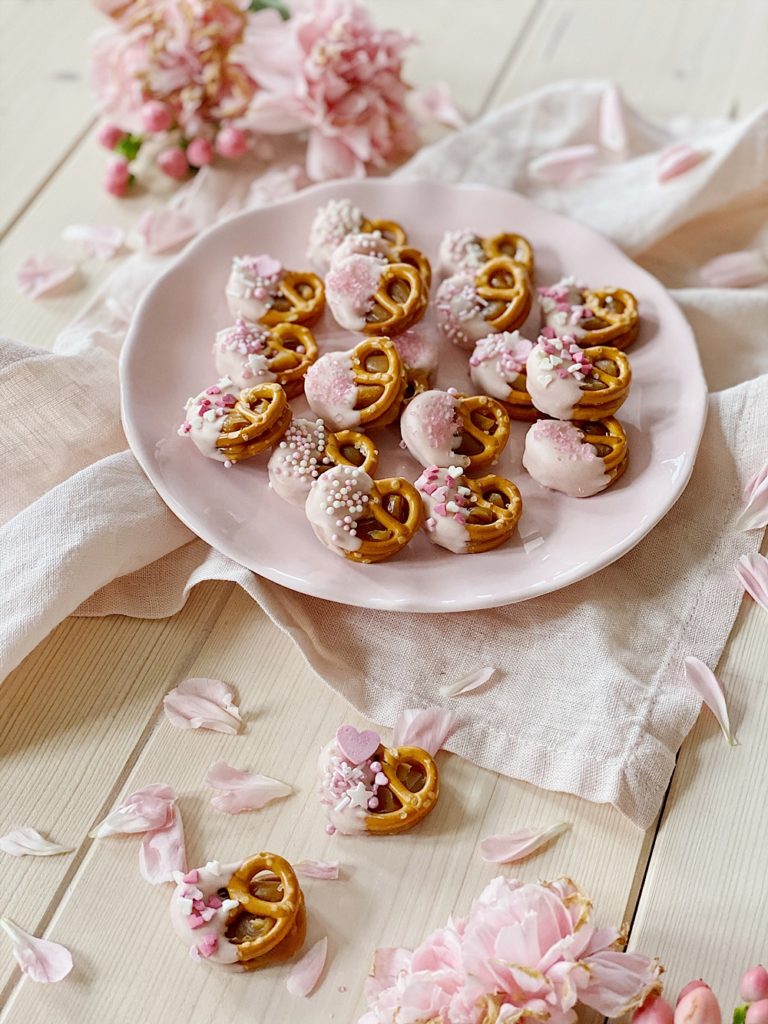 Schoko-Karamell-Brezeln zum Valentinstag