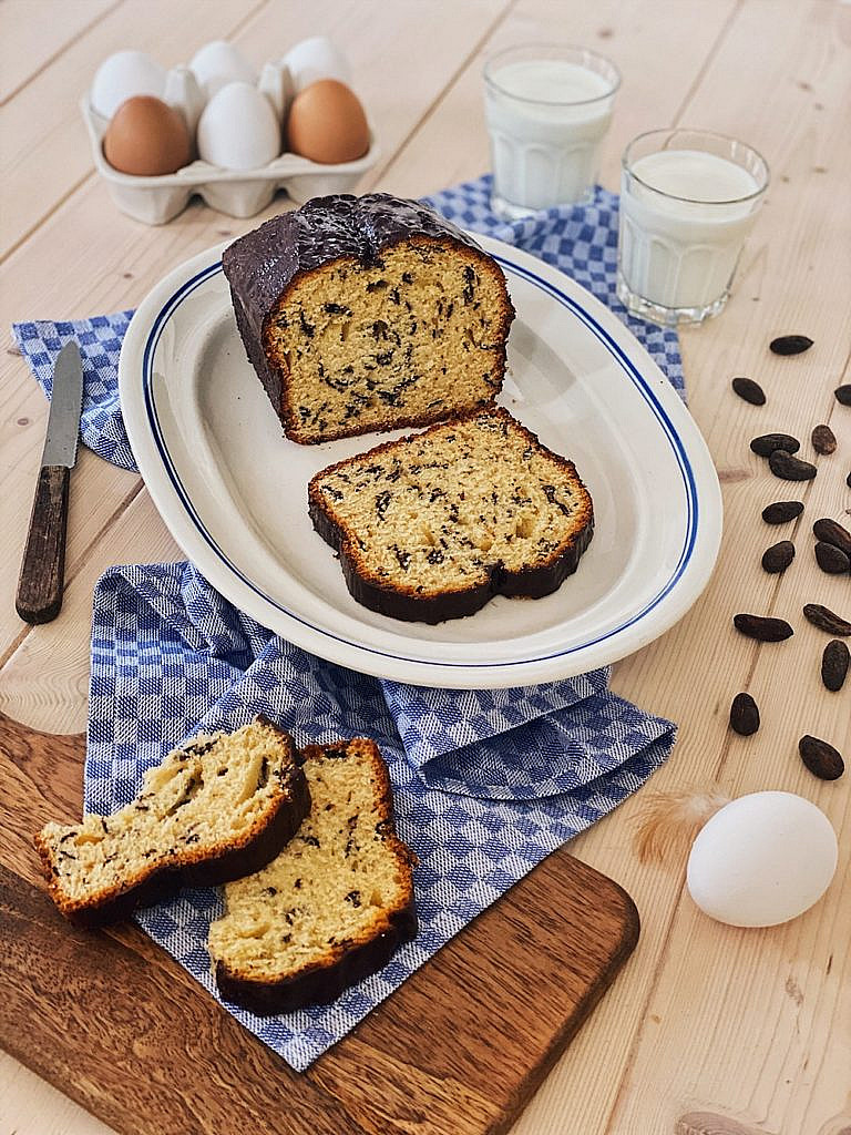 Omas Eierlikörkuchen mit Schokoladen glasur - Fashion Kitchen