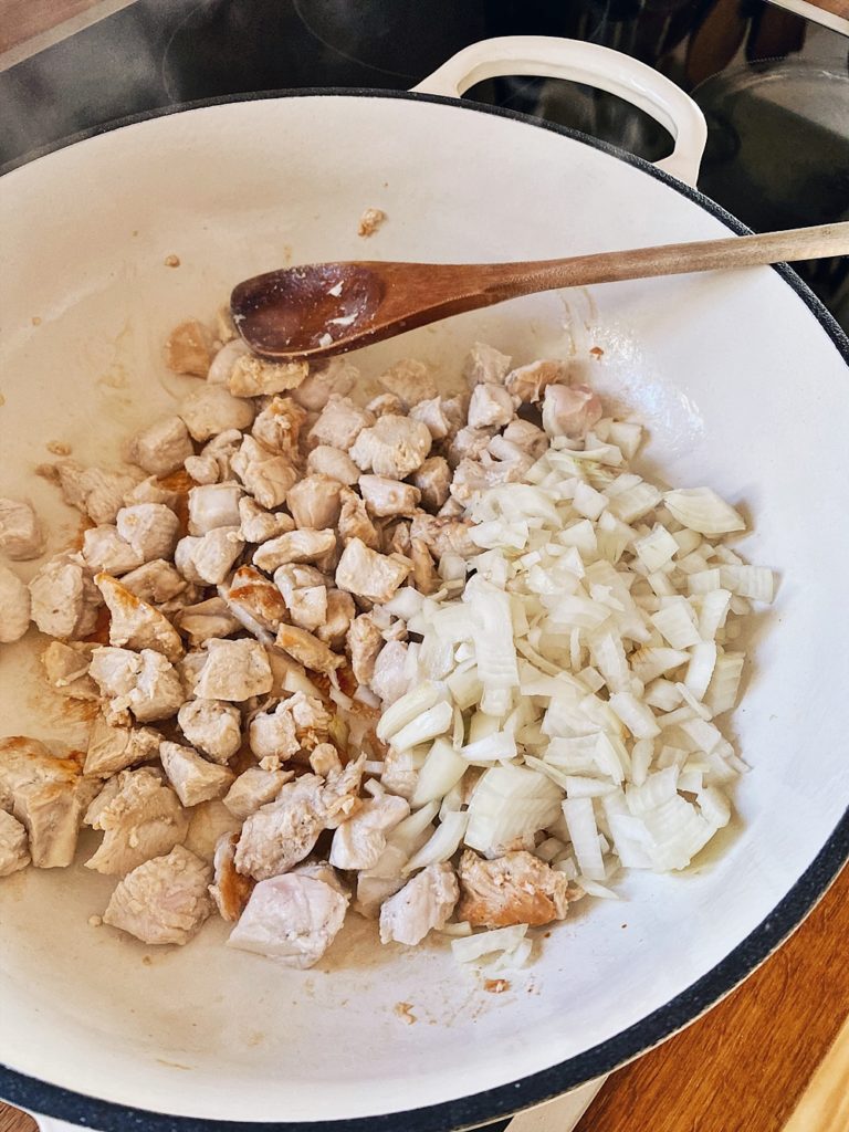 One-Pot-Pasta - Cremige Parmesan-Hähnchen-Brokkoli Pasta