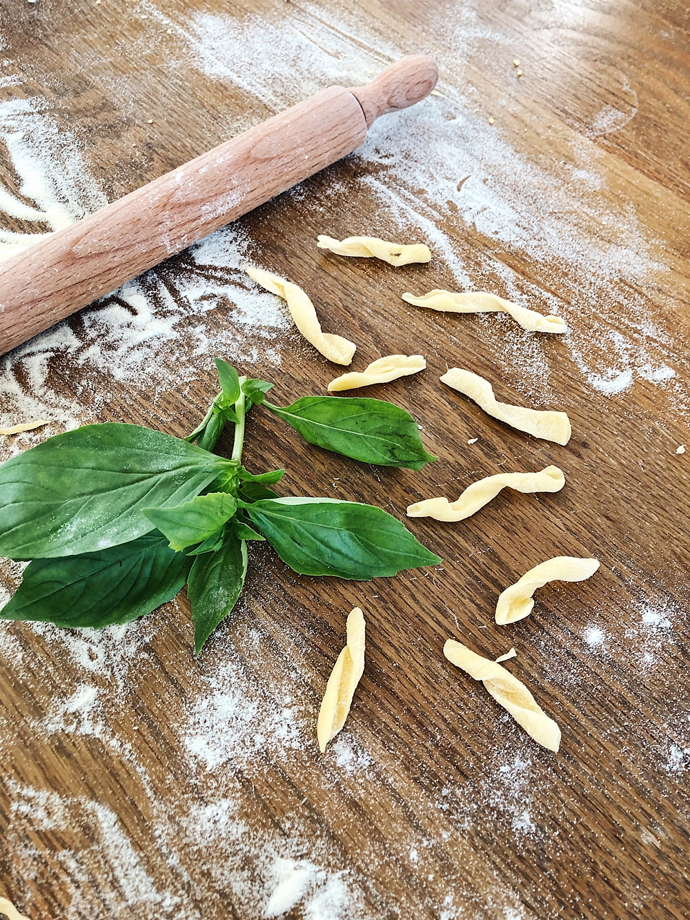italienische Pasta selber machen - so stellst du Ravioli, Orecchiette, Tagliatelle, Farfalle & Fricelli her